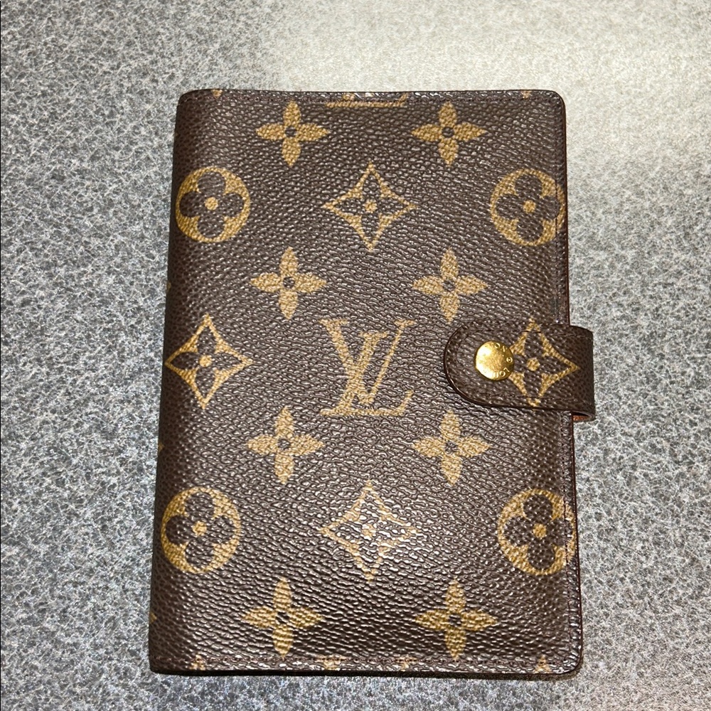 Louis Vuitton PM Agenda